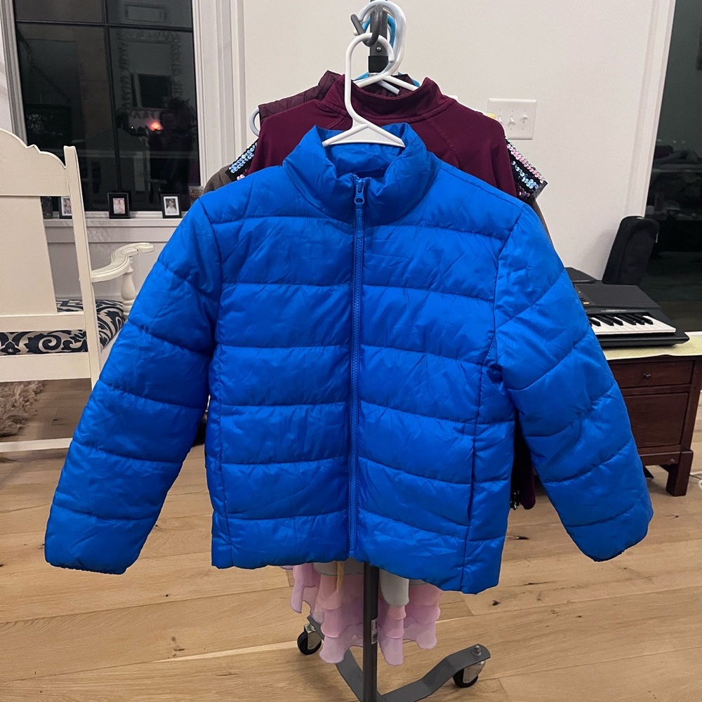 Kids Blue Puffer Jacket- front zipper- no hood- size med 7/8- barely used